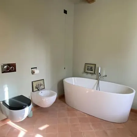 Luxurioses Landhaus Mit Pool بيت للعطل